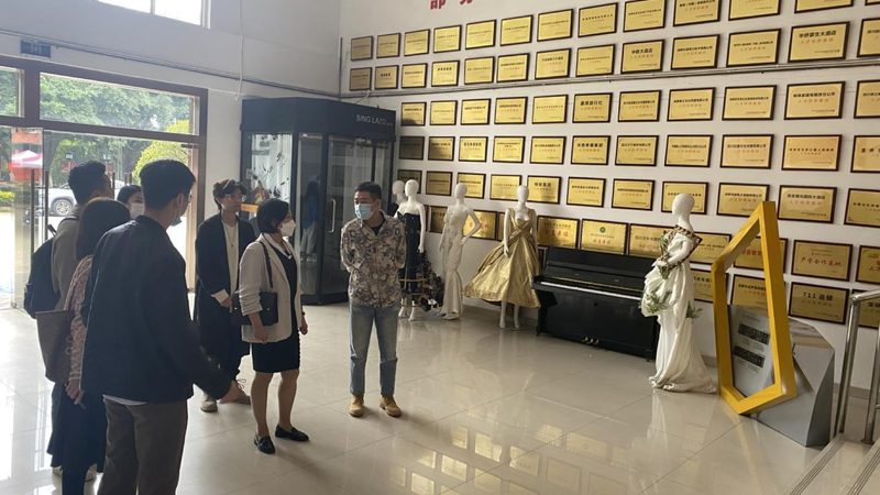 美妆直播间代运营，如何科学评估收费标准？**